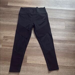 Zyia Women's NWOT Size 12 High-Waist Black Active  Leggings Like New Condition